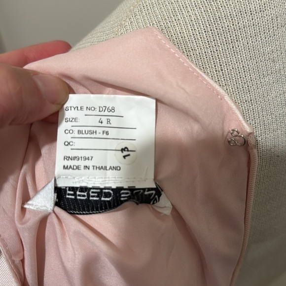 NWT!! ALFRED SUNG - V-NECK PLEATED SKIRT COCKTAIL DRESS WITH POCKETS - BLUSH - 4 - Picture 12 of 12